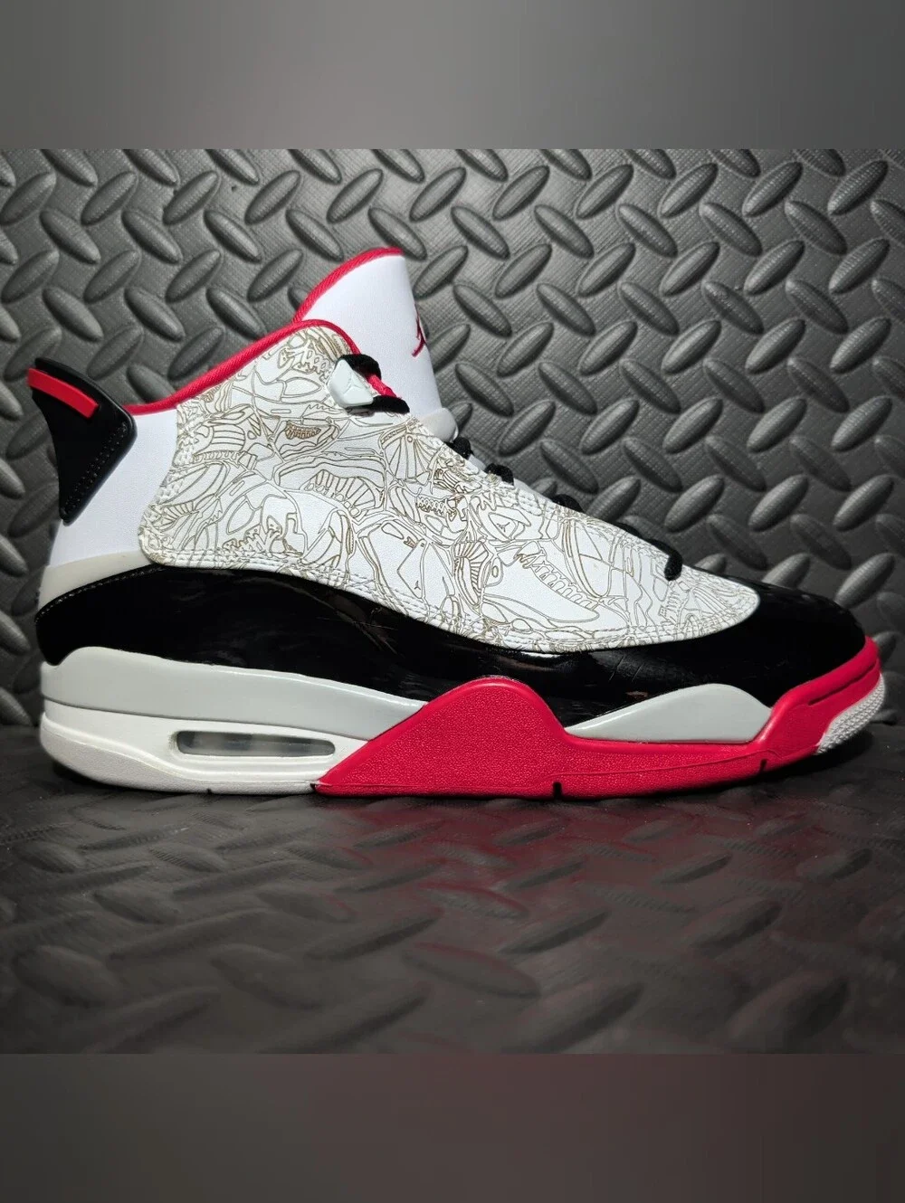 Jordan Dub Zero 'Varsity Red' laser bred 311046-160 size 12 .........(kp22)- no